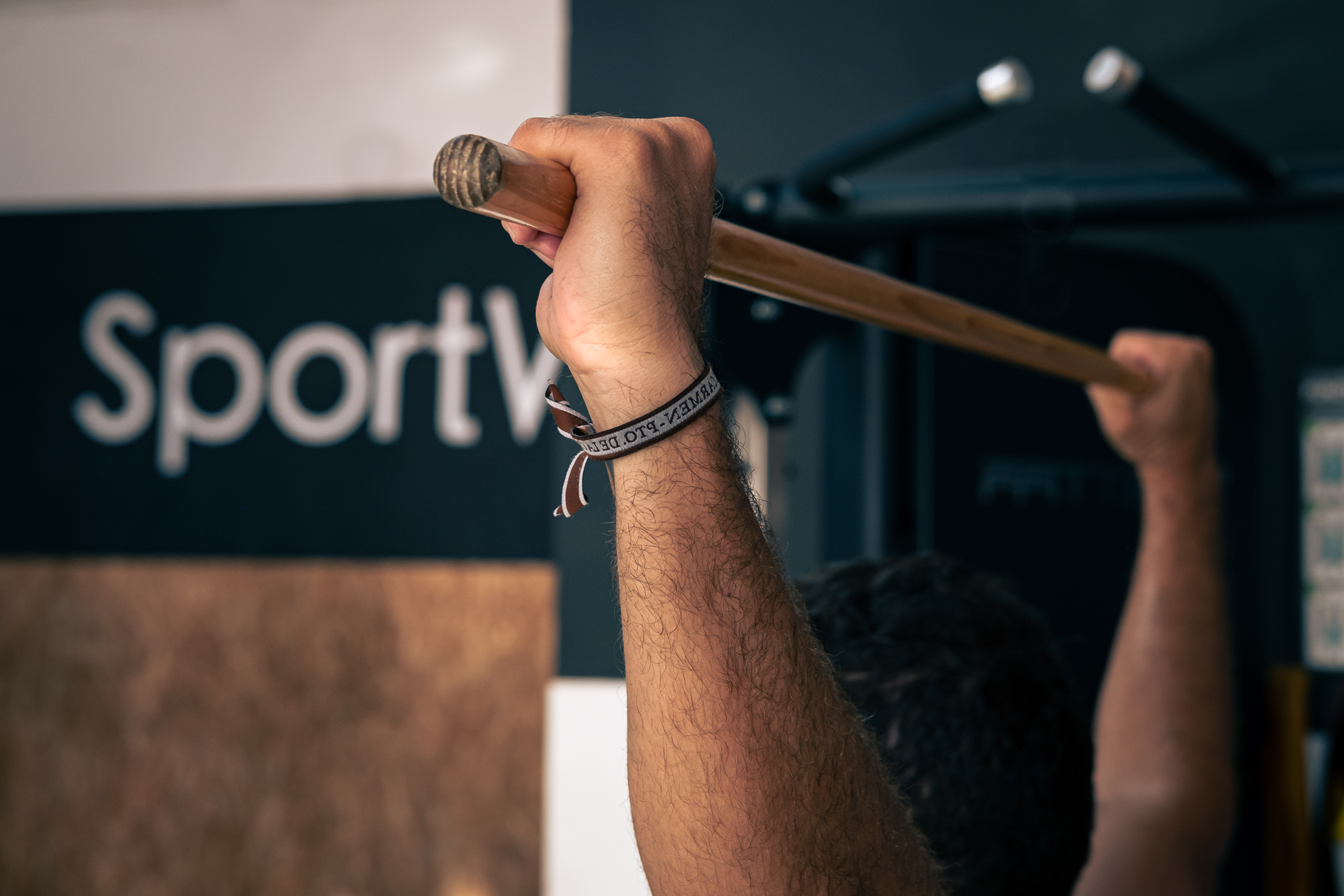 Usuario del centro entrenando en un ejercicio de movilidad articular