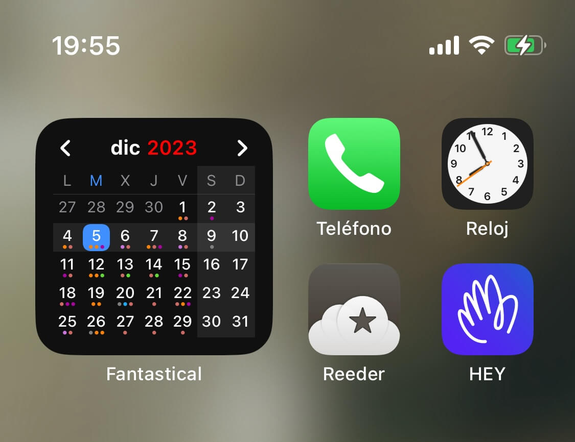Captura de pantalla de mi móvil cortada para mostrar algunos iconos de aplicaciones por defecto