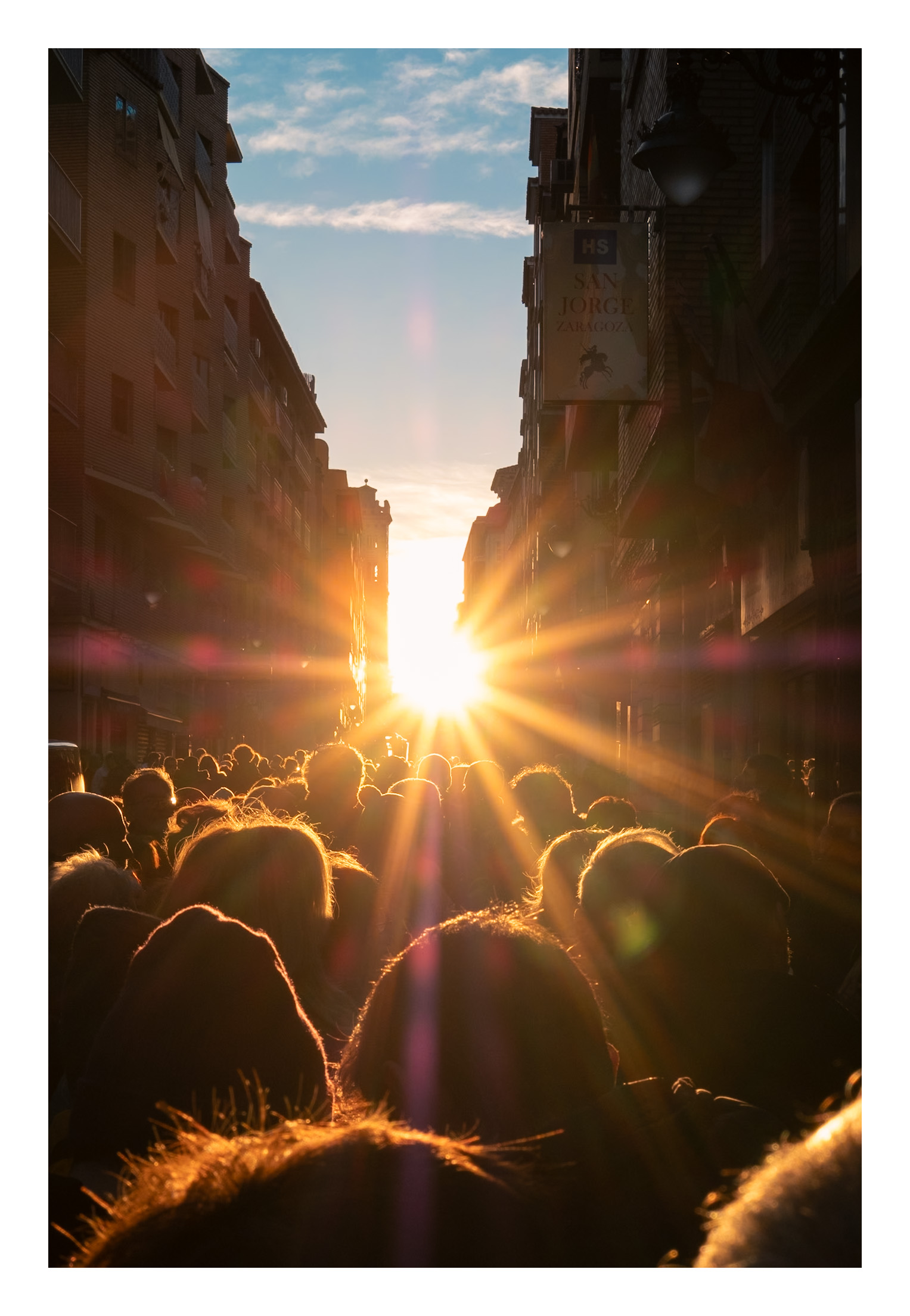 Solsticio de invierno. Alineación del sol con la Calle Mayor (Zaragoza). El sol alineado con la calle Mayor en Zaragoza el día del solsticio de invierno