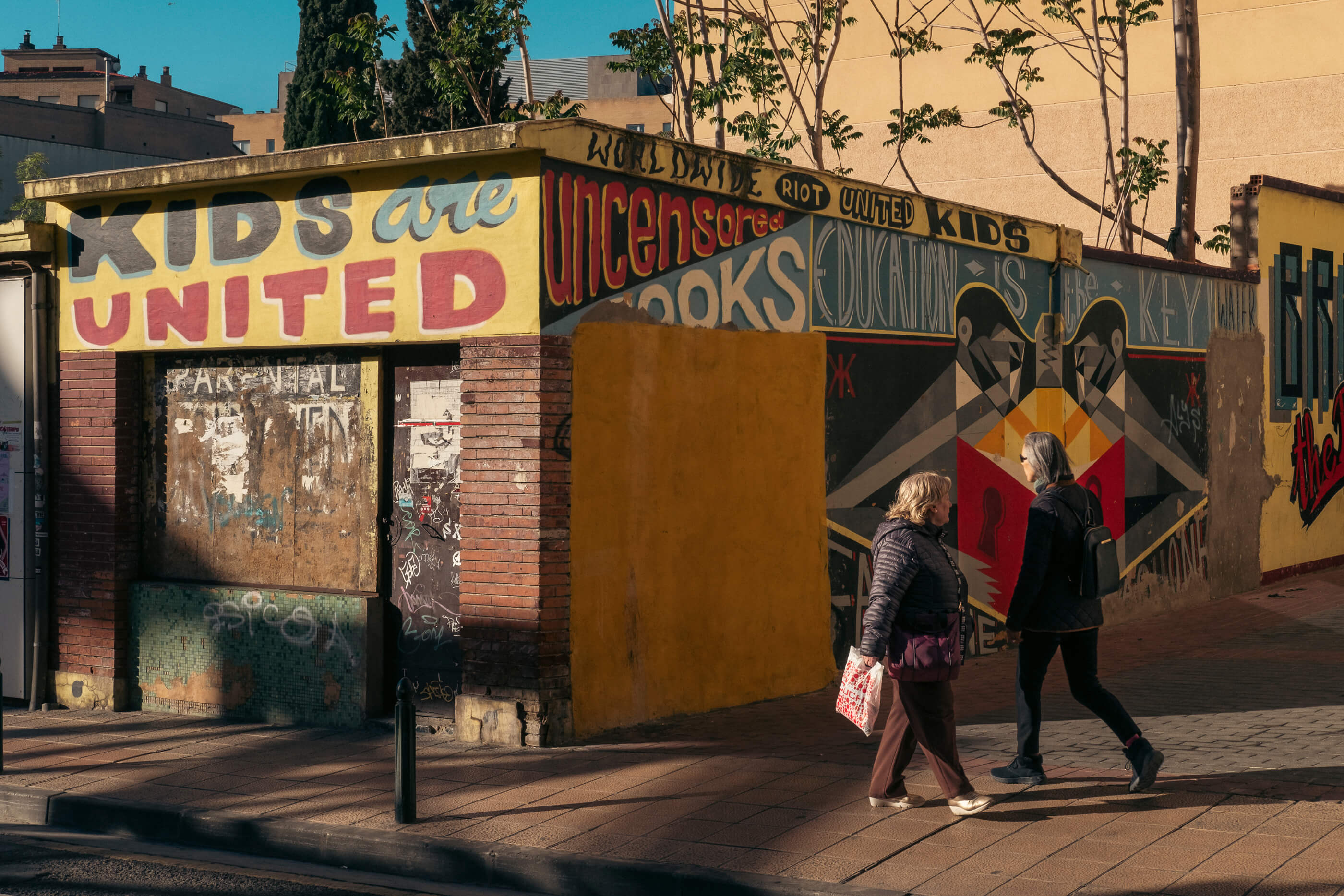 Mural "Kids are united" en el casco histórico de Zaragoza
