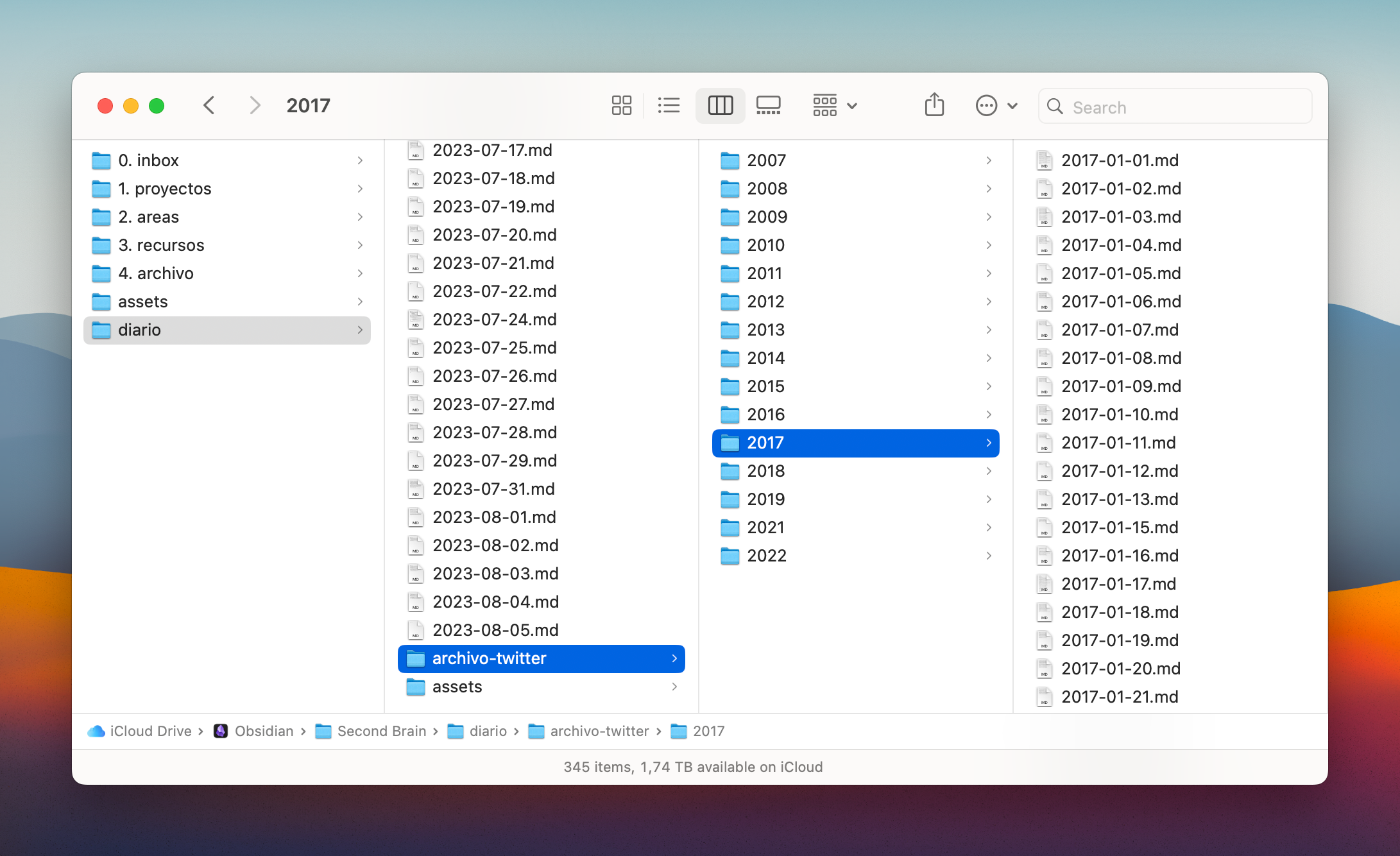 Ejemplo de ficheros generados con el script y cómo tengo organizados los directorios del diario en Obsidian. Captura de pantalla que muestra el navegador de archivos y se ve la estructura de directorios y los nombres de los ficheros