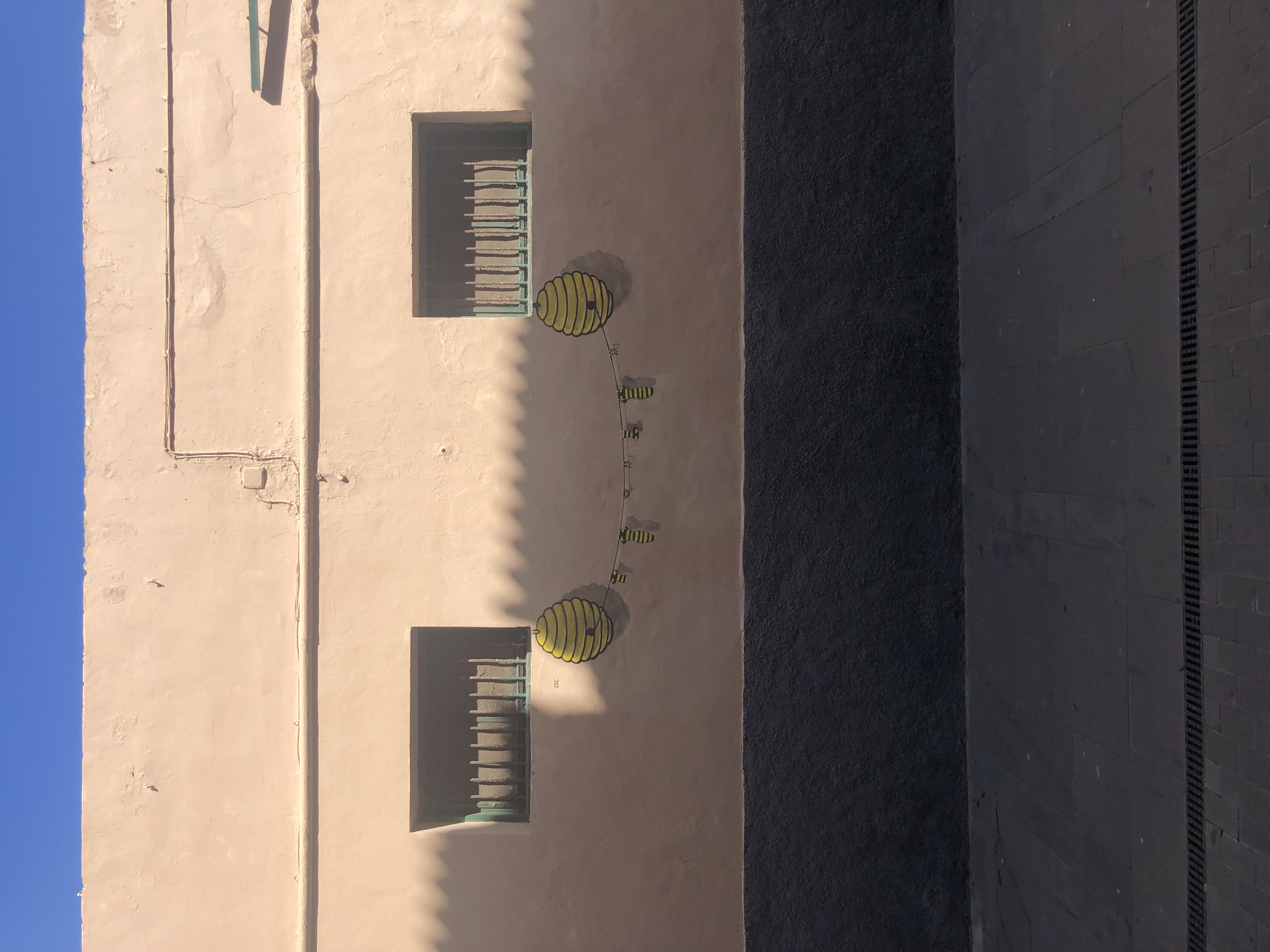 Foto del mural de las abejas