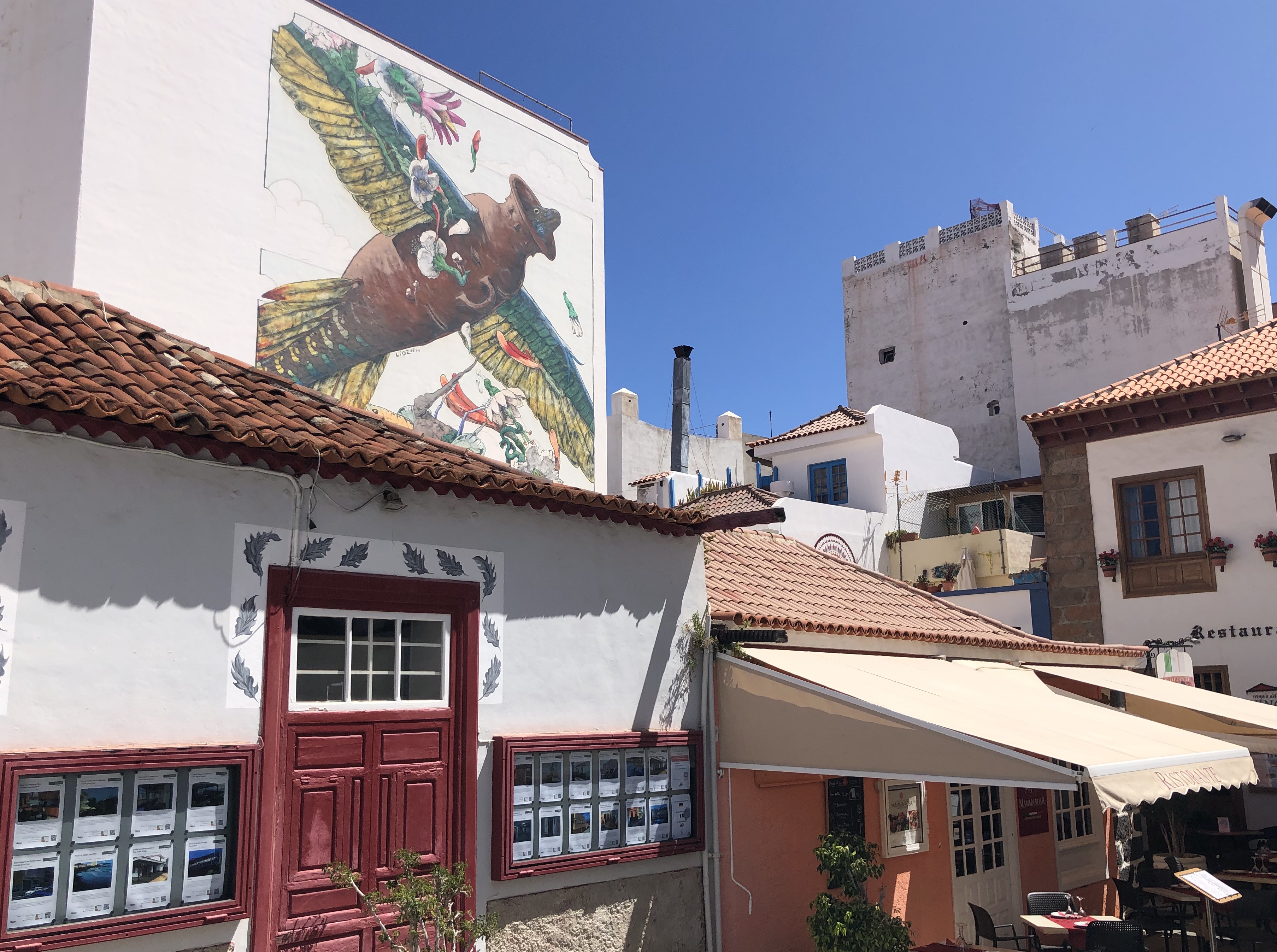 Foto del mural Ánfora voladora